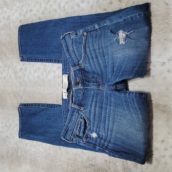 Abercrombie & Fitch Medium Wash Low Rise Straight Leg Distressed Jeans Size 0 - Picture 3 of 5